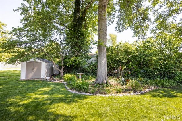 44 Belle Crest Drive, Belleville, IL 62221