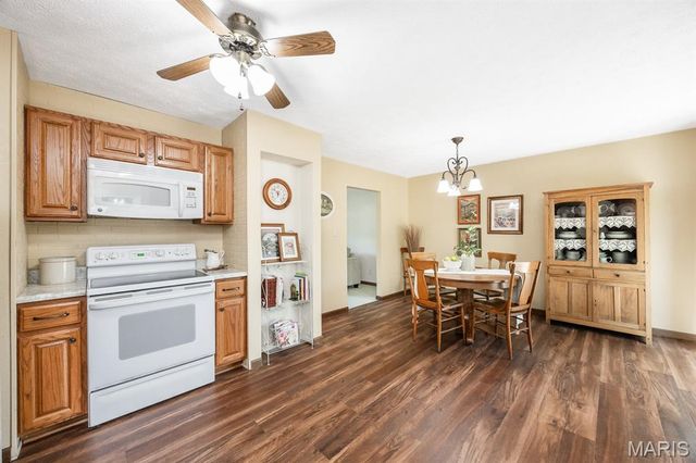 44 Belle Crest Drive, Belleville, IL 62221