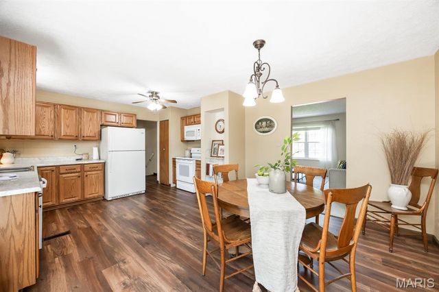 44 Belle Crest Drive, Belleville, IL 62221