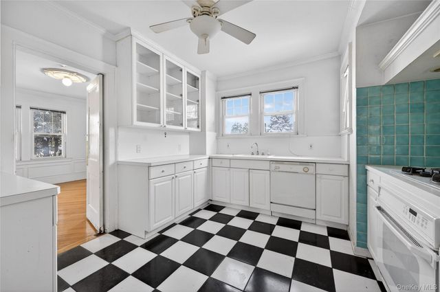 225 Nassau Boulevard, Garden City, NY 11530