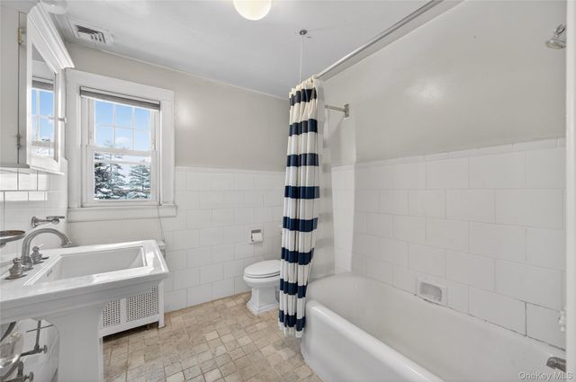 225 Nassau Boulevard, Garden City, NY 11530