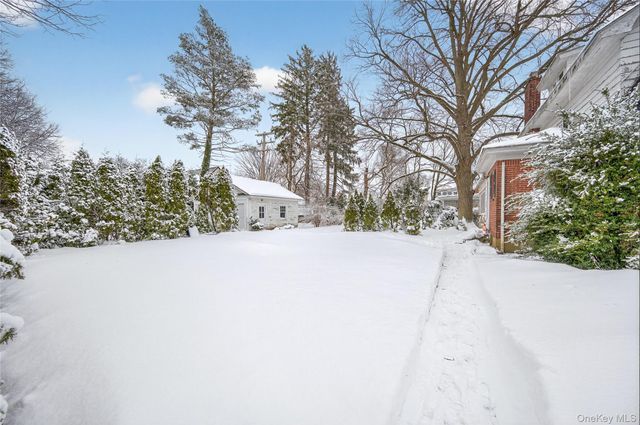 225 Nassau Boulevard, Garden City, NY 11530