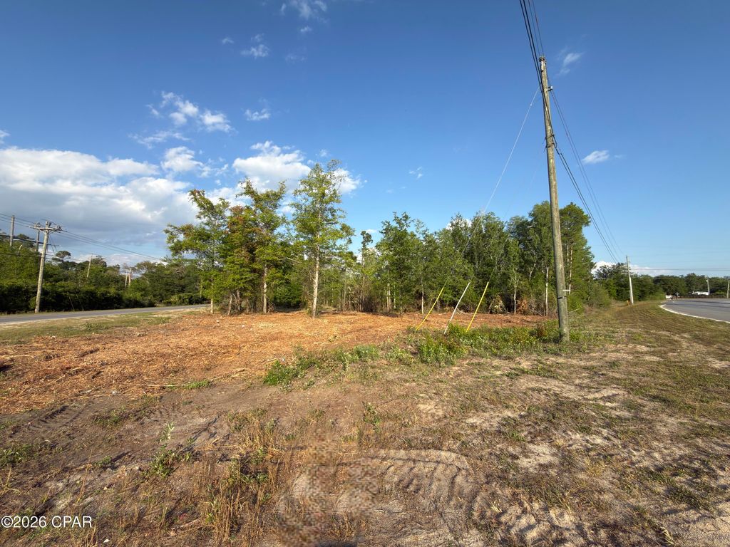 000 Campflowers Road, Youngstown, FL 32466