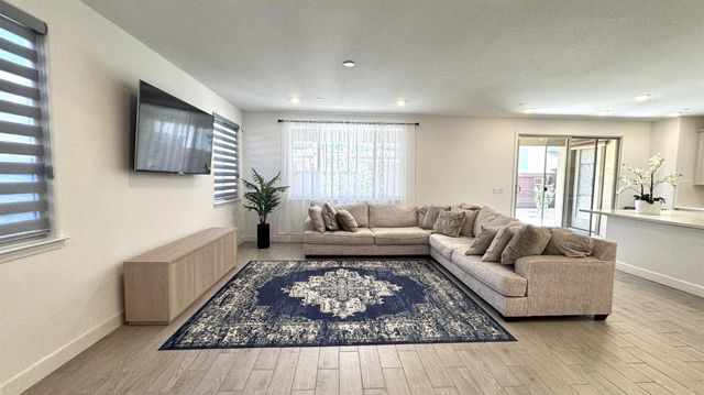 1072 Blue Range Way, Roseville, CA 95747