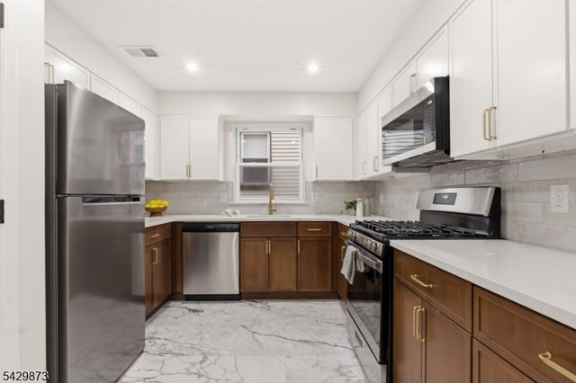 148 N Munn Ave, East Orange City, NJ 07017