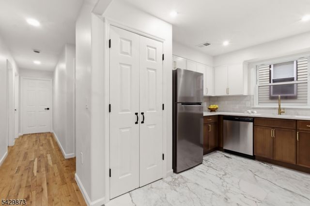 148 N Munn Ave, East Orange City, NJ 07017