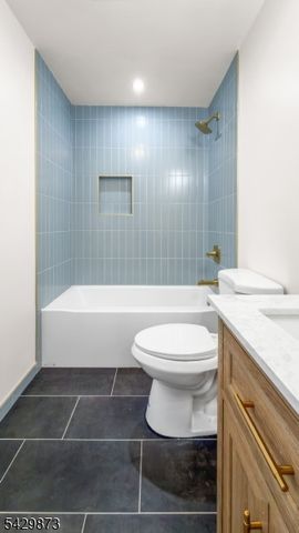 148 N Munn Ave, East Orange City, NJ 07017
