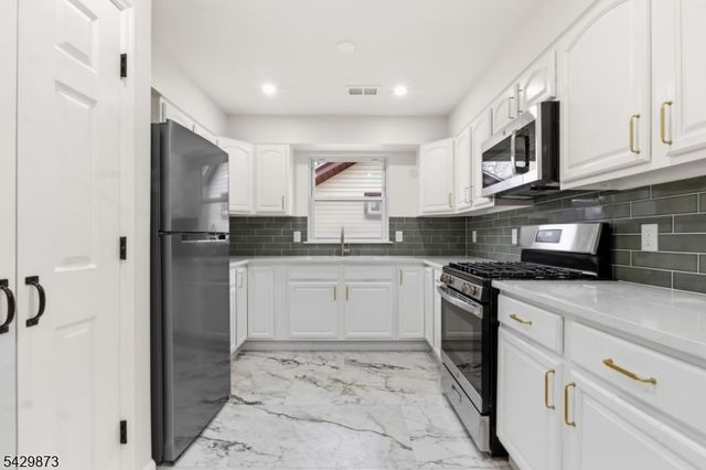 148 N Munn Ave, East Orange City, NJ 07017