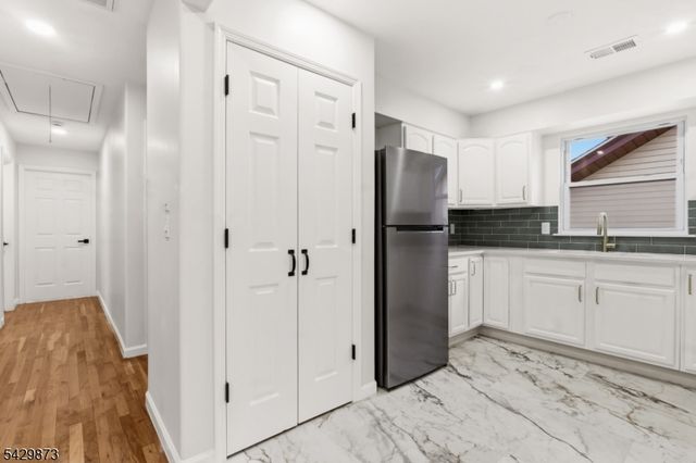 148 N Munn Ave, East Orange City, NJ 07017