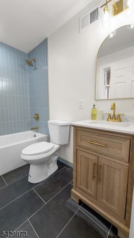 148 N Munn Ave, East Orange City, NJ 07017