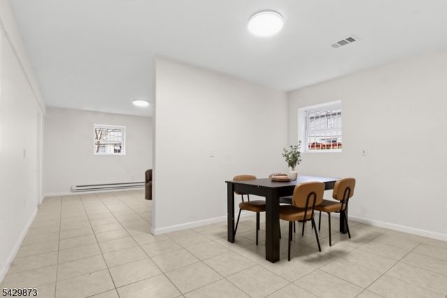 148 N Munn Ave, East Orange City, NJ 07017