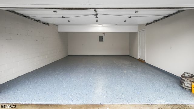148 N Munn Ave, East Orange City, NJ 07017
