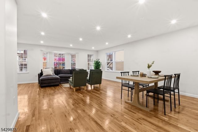 148 N Munn Ave, East Orange City, NJ 07017