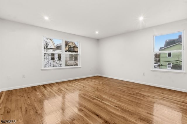 148 N Munn Ave, East Orange City, NJ 07017