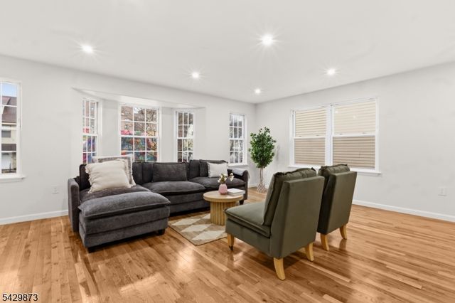 148 N Munn Ave, East Orange City, NJ 07017