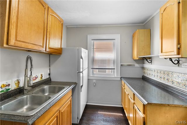158 Baldwin Ave, Syracuse, NY 13205