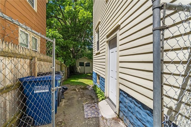 158 Baldwin Ave, Syracuse, NY 13205