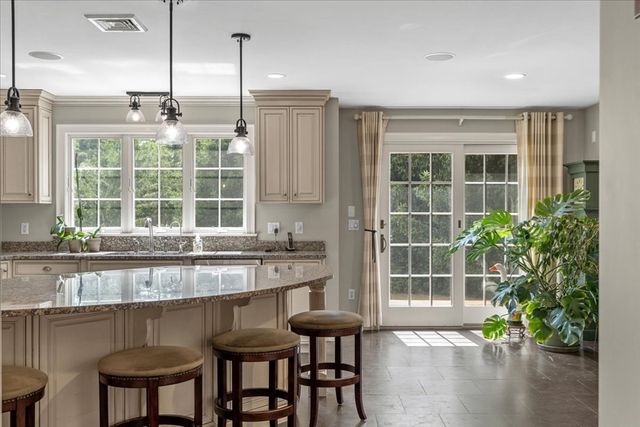 92 Cross St, Marshfield, MA 02050