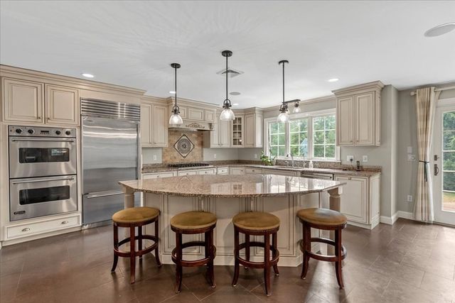 92 Cross St, Marshfield, MA 02050