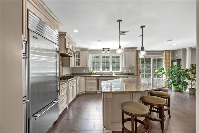 92 Cross St, Marshfield, MA 02050