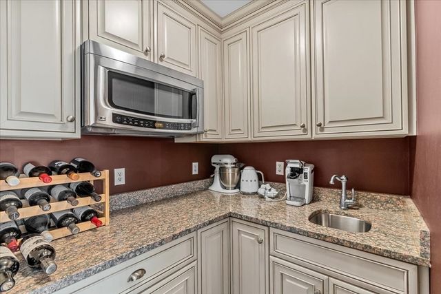 92 Cross St, Marshfield, MA 02050
