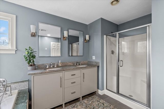 92 Cross St, Marshfield, MA 02050