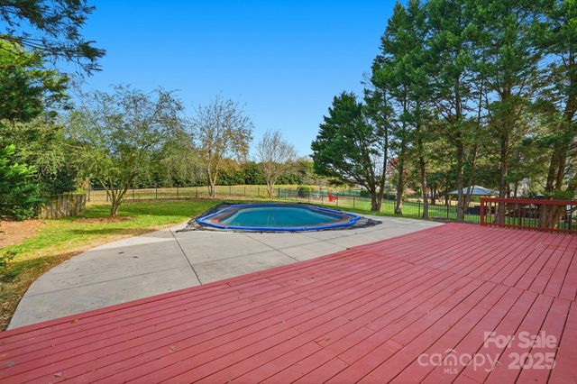 11023 Sycamore Club Drive, Charlotte, NC 28227