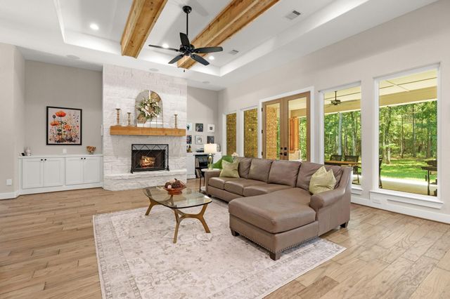 244 Grand View, Huntsville, TX 77340