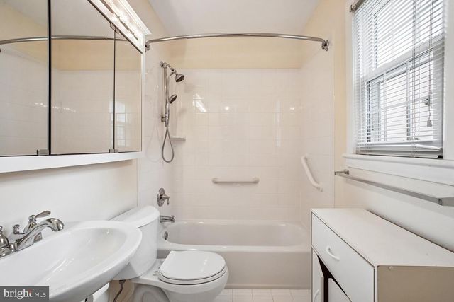 8352 ORANGE CT, Alexandria, VA 22309