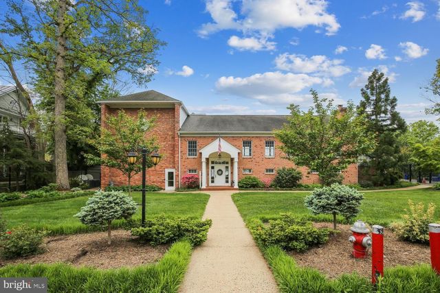 8352 ORANGE CT, Alexandria, VA 22309