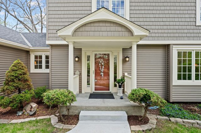 15005 Ironwood Court, Eden Prairie, MN 55346