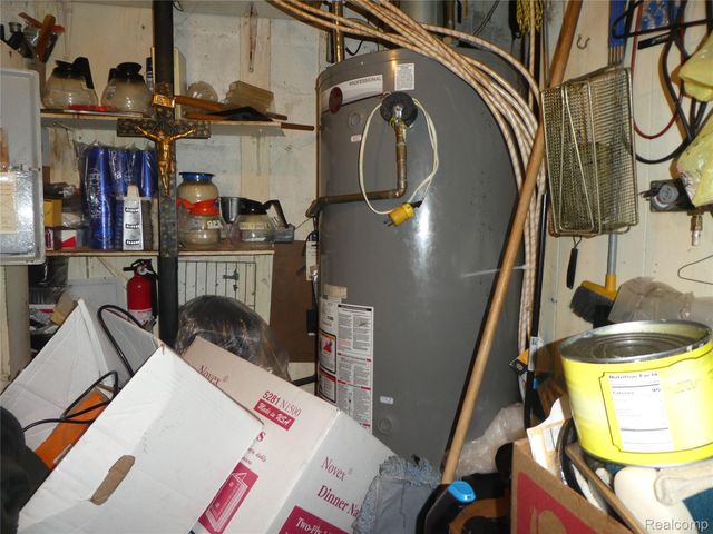 25385 5 Mile Road, Redford Charter Township, MI 48239