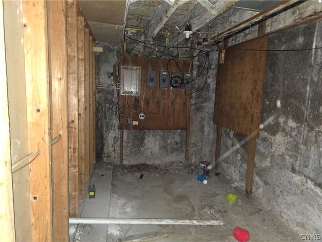1017 Milton Avenue, Syracuse, NY 13204