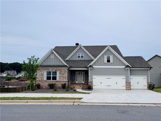 120 Cherokee Rose Lane, Hoschton, GA 30548