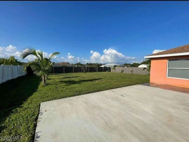 4209 30th ST SW, Lehigh Acres, FL 33976
