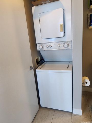 1009 Kapiolani Boulevard 2209, Honolulu, HI 96814