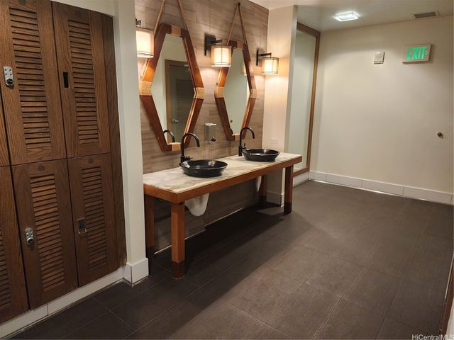 1009 Kapiolani Boulevard 2209, Honolulu, HI 96814