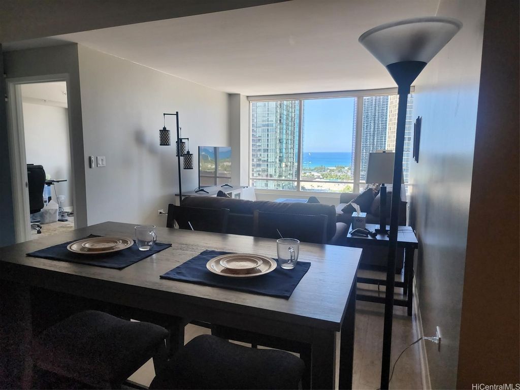 1009 Kapiolani Boulevard 2209, Honolulu, HI 96814