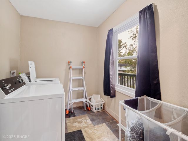 216 2nd Street SW, Melcher Dallas, IA 50163