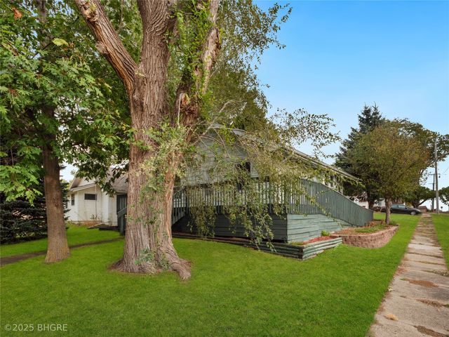 216 2nd Street SW, Melcher Dallas, IA 50163