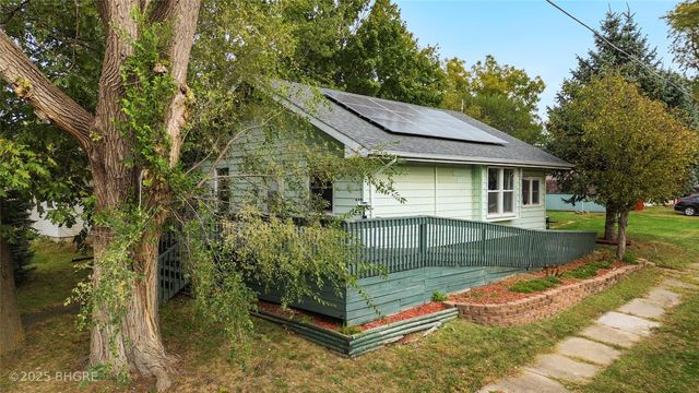 216 2nd Street SW, Melcher Dallas, IA 50163