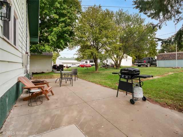216 2nd Street SW, Melcher Dallas, IA 50163