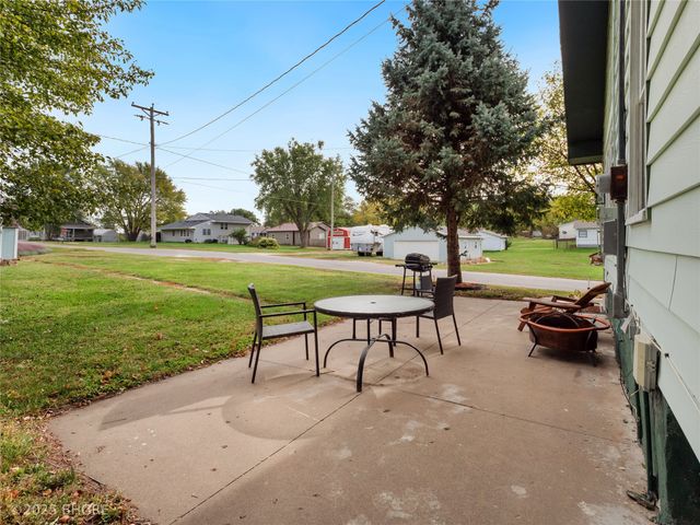 216 2nd Street SW, Melcher Dallas, IA 50163