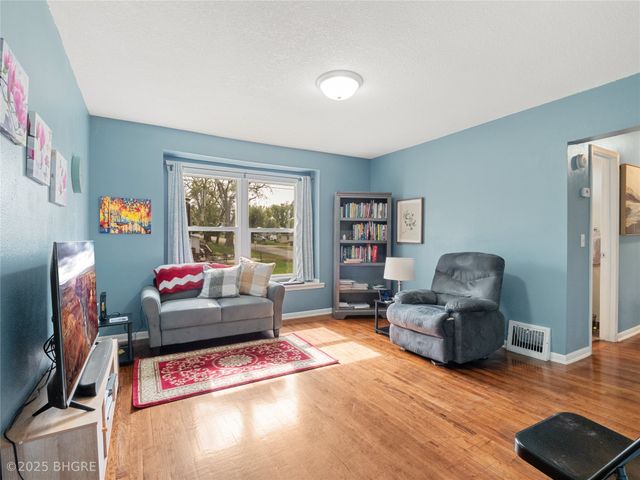 216 2nd Street SW, Melcher Dallas, IA 50163