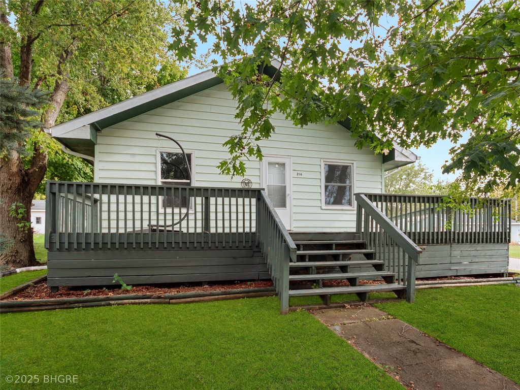 216 2nd Street SW, Melcher Dallas, IA 50163