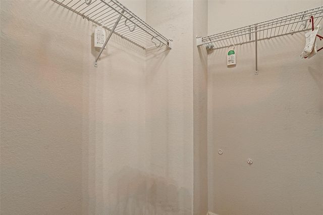 2642 Skyview Trace Court, Houston, TX 77047