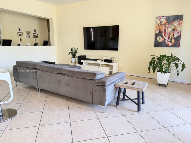 1006 Sunflower Cir, Weston, FL 33327