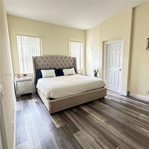 1006 Sunflower Cir, Weston, FL 33327