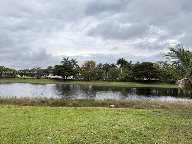 1006 Sunflower Cir, Weston, FL 33327