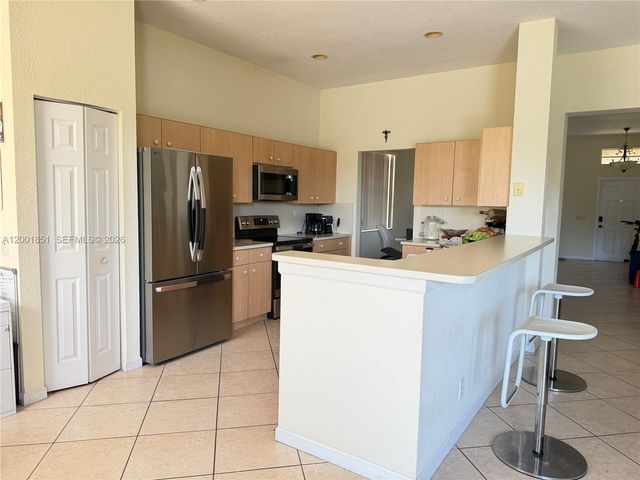 1006 Sunflower Cir, Weston, FL 33327